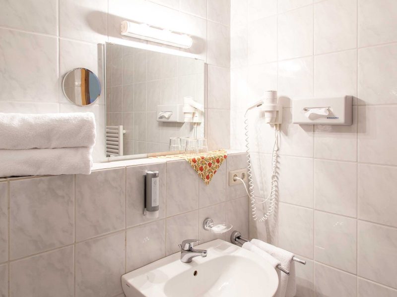 Hotel Ahornhof Bathroom